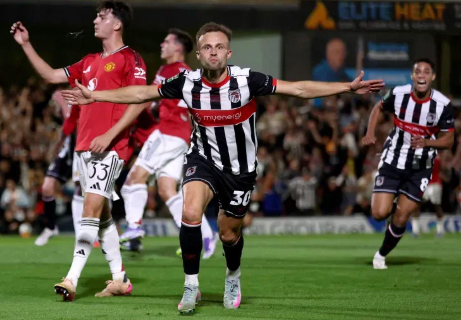 他却在比赛, 大概率是不