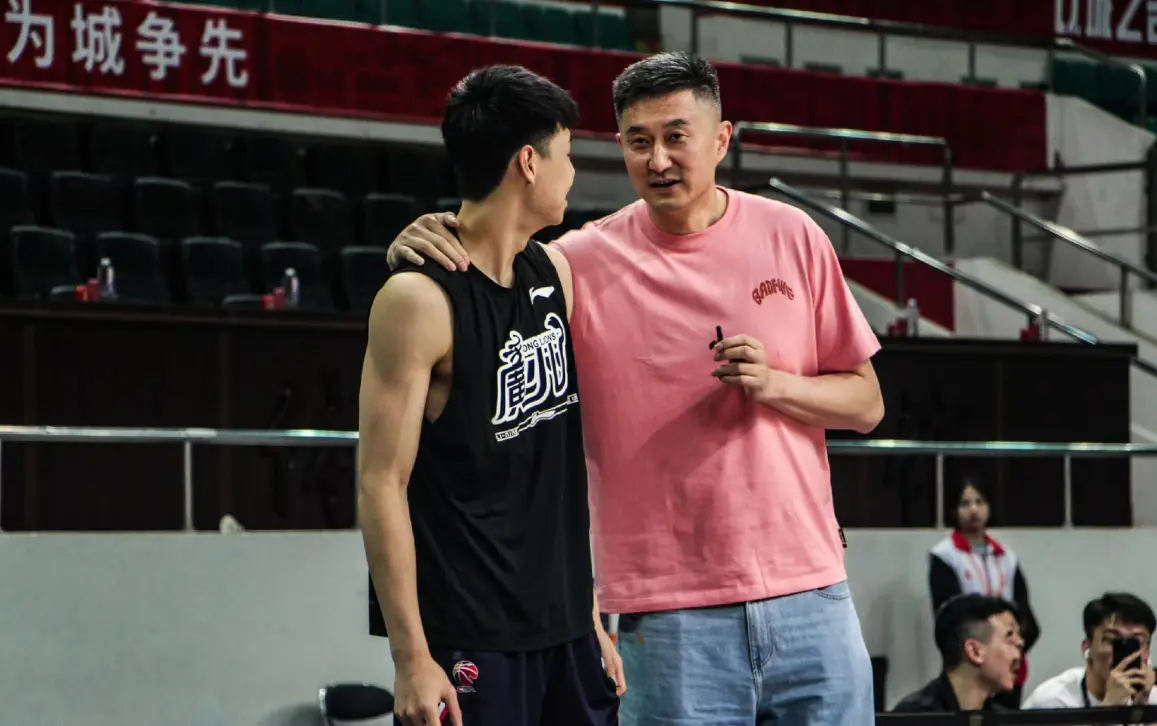 广东男篮可, 金秋, 快完成阵容 广东男篮可, 金秋, 快完成阵容