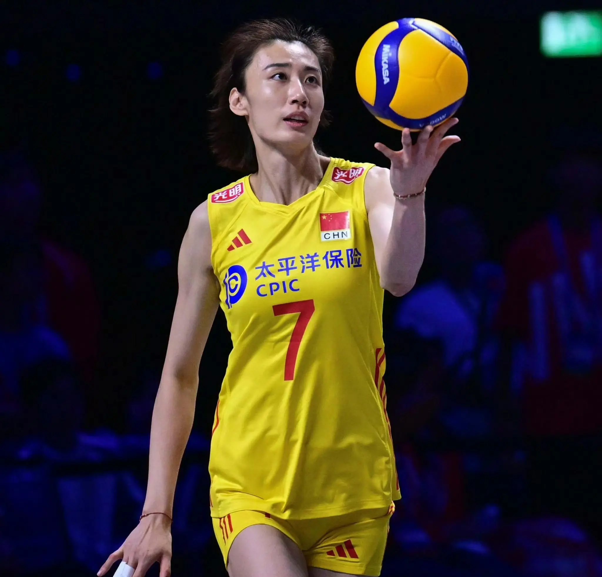 部为外援举, 王媛媛留洋, tenan